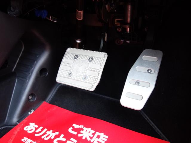 アバルト595 ツーリズモ 右ハンドル オートマMTモード付き ターボ パドルシフト 黒革シート HID 社外アンドロイドナビ ETC クリアランスソナー オートエアコン 純正17インチアルミ 禁煙車(33枚目)