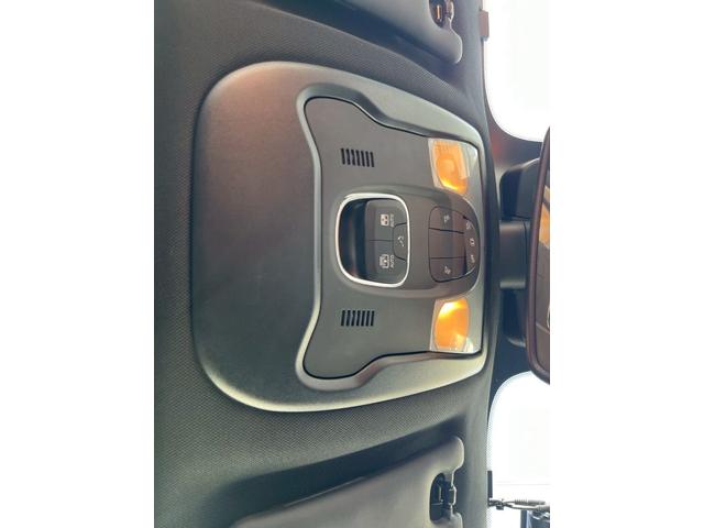 ジープ・レネゲード リミテッド　ユーザー買取／サンルーフ／フルセグ／Ｕｃｏｎｎｅｃｔ／ＢｌｕｅｔｏｏｔｈＬＥＤヘッドライト／ＥＴＣ／バックカメラ／ブラックレザーシート／クルーズコントロール／シートヒーター／（53枚目）
