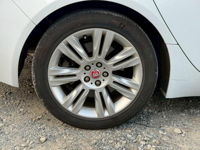 XF プレステージ フルセグTV/Bluetooth/Meridian/USB/ドライブレコーダー/パドルシフト/リアシートヒーター/ステアリングリモコン/リア電動サンシェード(11枚目)