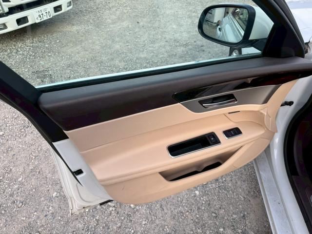 XF プレステージ フルセグTV/Bluetooth/Meridian/USB/ドライブレコーダー/パドルシフト/リアシートヒーター/ステアリングリモコン/リア電動サンシェード(25枚目)