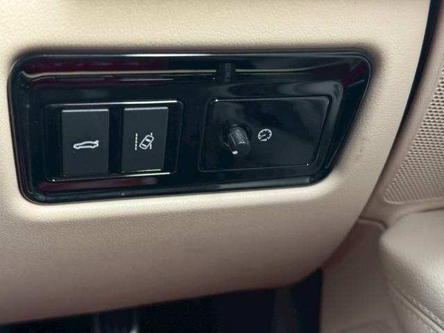 XF プレステージ フルセグTV/Bluetooth/Meridian/USB/ドライブレコーダー/パドルシフト/リアシートヒーター/ステアリングリモコン/リア電動サンシェード(30枚目)