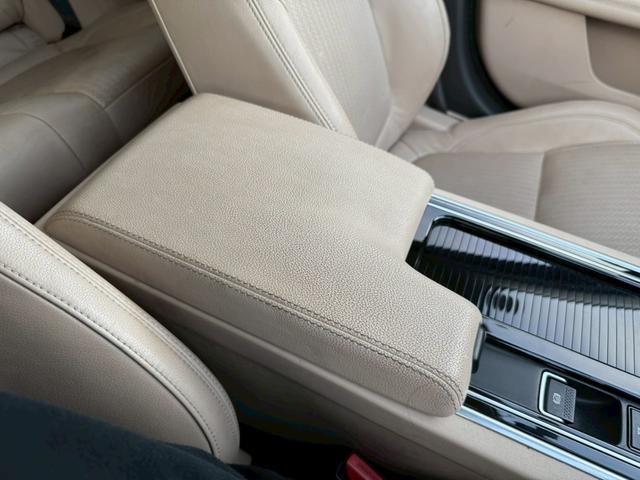 XF プレステージ フルセグTV/Bluetooth/Meridian/USB/ドライブレコーダー/パドルシフト/リアシートヒーター/ステアリングリモコン/リア電動サンシェード(42枚目)