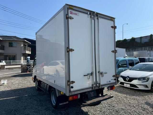 デュトロハイブリッド パネルバン/2tショート/ハイブリッド/オートマチック/バックカメラ/ラッシングレール3段/室内長さ300/幅176/高さ206/(5枚目)