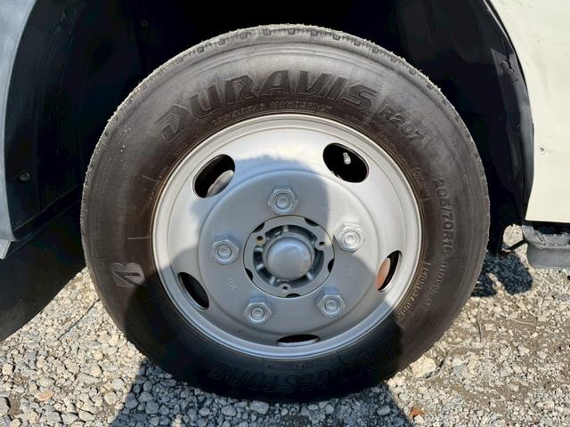 デュトロハイブリッド パネルバン/2tショート/ハイブリッド/オートマチック/バックカメラ/ラッシングレール3段/室内長さ300/幅176/高さ206/(7枚目)