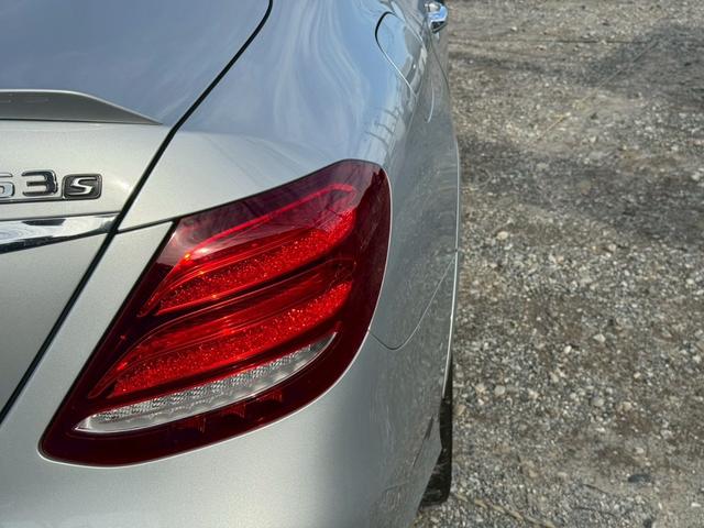 Eクラス E63 S 4マチック+ サンルーフ/ツインルーフ/フルセグTV/Bluetooth/Burmester/パドルシフト/ステアリングリモコン/ETC/シートヒーター/(19枚目)