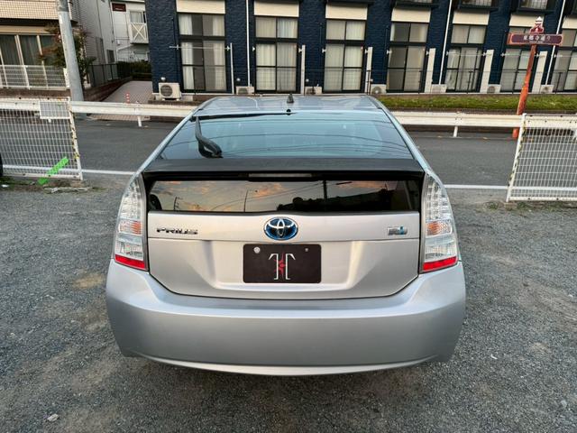 プリウス Ｓ　雹害車／ビルトインＥＴＣ／ステアリングリモコン／電動格納ミラー／ＣＤ／ＡＵＸ／（6枚目）