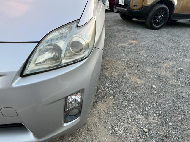 プリウス Ｓ　雹害車／ビルトインＥＴＣ／ステアリングリモコン／電動格納ミラー／ＣＤ／ＡＵＸ／（17枚目）