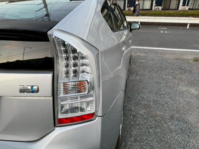 プリウス Ｓ　雹害車／ビルトインＥＴＣ／ステアリングリモコン／電動格納ミラー／ＣＤ／ＡＵＸ／（19枚目）