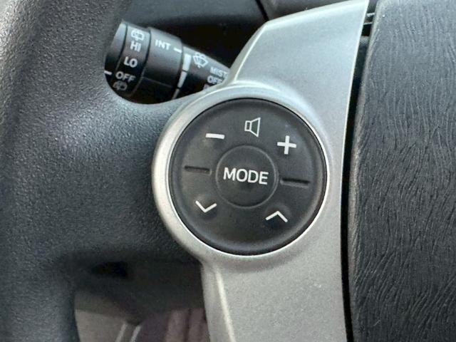 プリウス Ｓ　雹害車／ビルトインＥＴＣ／ステアリングリモコン／電動格納ミラー／ＣＤ／ＡＵＸ／（33枚目）