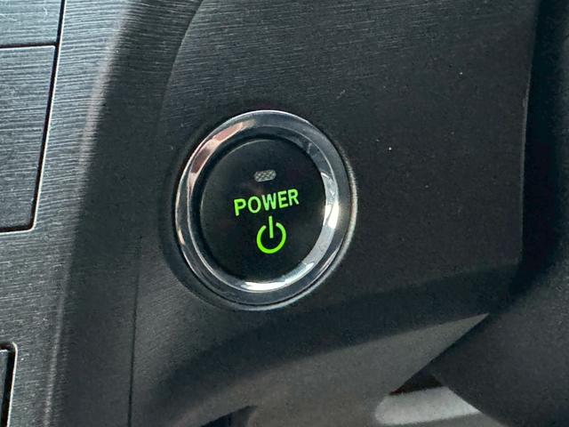 プリウス Ｓ　雹害車／ビルトインＥＴＣ／ステアリングリモコン／電動格納ミラー／ＣＤ／ＡＵＸ／（35枚目）