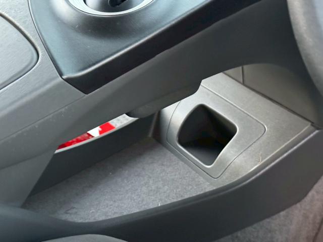 プリウス Ｓ　雹害車／ビルトインＥＴＣ／ステアリングリモコン／電動格納ミラー／ＣＤ／ＡＵＸ／（38枚目）