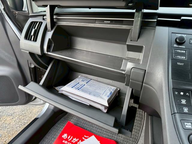 プリウス Ｓ　雹害車／ビルトインＥＴＣ／ステアリングリモコン／電動格納ミラー／ＣＤ／ＡＵＸ／（42枚目）