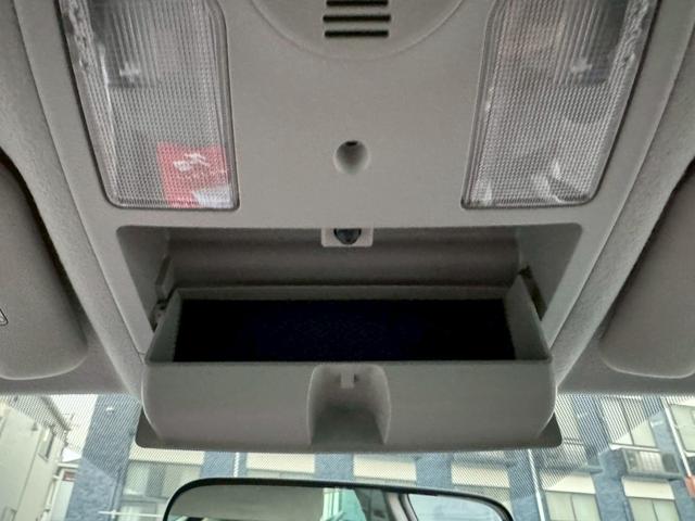 プリウス Ｓ　雹害車／ビルトインＥＴＣ／ステアリングリモコン／電動格納ミラー／ＣＤ／ＡＵＸ／（47枚目）