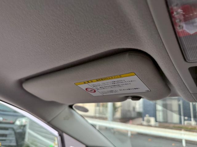 プリウス Ｓ　雹害車／ビルトインＥＴＣ／ステアリングリモコン／電動格納ミラー／ＣＤ／ＡＵＸ／（50枚目）