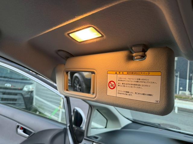 プリウス Ｓ　雹害車／ビルトインＥＴＣ／ステアリングリモコン／電動格納ミラー／ＣＤ／ＡＵＸ／（52枚目）