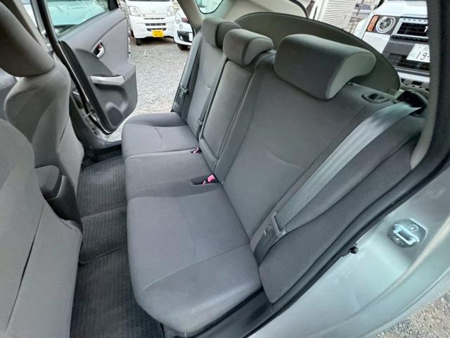 プリウス Ｓ　雹害車／ビルトインＥＴＣ／ステアリングリモコン／電動格納ミラー／ＣＤ／ＡＵＸ／（56枚目）