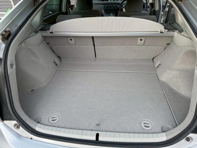 プリウス Ｓ　雹害車／ビルトインＥＴＣ／ステアリングリモコン／電動格納ミラー／ＣＤ／ＡＵＸ／（59枚目）