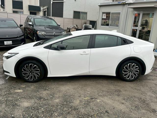 プリウス X トヨタセーフティセンス/モデリスタ17インチホイール/純正ナビ/フルセグTV/Bluetooth/タイプC/USB/ドライブレコーダー/ビルトインETC/ステアリングリモコン/バックカメラ(4枚目)