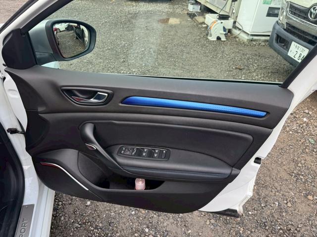 メガーヌ ＧＴ　ＥＴＣ／Ｂｌｕｅｔｏｏｔｈ／純正セミバケットシート／パドルシフト／ステアリングリモコン／ＵＳＢ／シートヒーター／バックカメラ／ドライブレコーダー（22枚目）