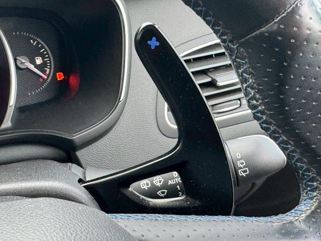 メガーヌ ＧＴ　ＥＴＣ／Ｂｌｕｅｔｏｏｔｈ／純正セミバケットシート／パドルシフト／ステアリングリモコン／ＵＳＢ／シートヒーター／バックカメラ／ドライブレコーダー（32枚目）