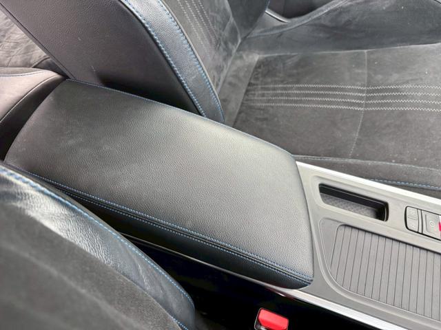 メガーヌ ＧＴ　ＥＴＣ／Ｂｌｕｅｔｏｏｔｈ／純正セミバケットシート／パドルシフト／ステアリングリモコン／ＵＳＢ／シートヒーター／バックカメラ／ドライブレコーダー（44枚目）