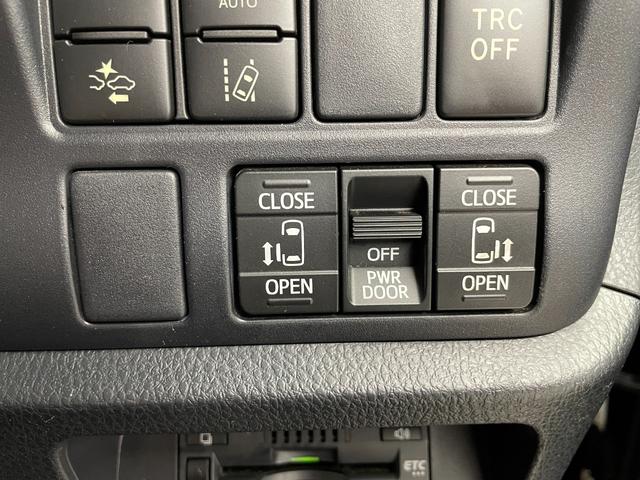 ノア ハイブリッドＳｉ　純正メモリナビ　バックカメラ　衝突被害軽減システム　車線逸脱警報　クルーズコントロール　フリップダウンモニター　両側パワースライドドア　横滑り防止　ＥＴＣ　ＬＥＤヘッドライト　フォグランプ（49枚目）