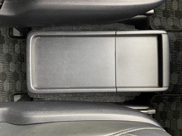 ノア ハイブリッドＳｉ　純正メモリナビ　バックカメラ　衝突被害軽減システム　車線逸脱警報　クルーズコントロール　フリップダウンモニター　両側パワースライドドア　横滑り防止　ＥＴＣ　ＬＥＤヘッドライト　フォグランプ（57枚目）