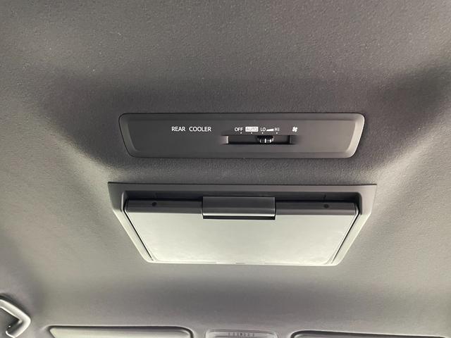 ノア ハイブリッドＳｉ　純正メモリナビ　バックカメラ　衝突被害軽減システム　車線逸脱警報　クルーズコントロール　フリップダウンモニター　両側パワースライドドア　横滑り防止　ＥＴＣ　ＬＥＤヘッドライト　フォグランプ（58枚目）