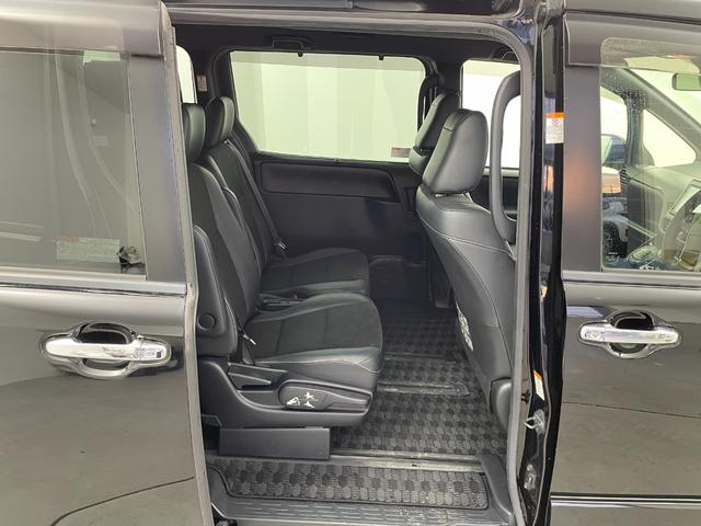 ノア ハイブリッドＳｉ　純正メモリナビ　バックカメラ　衝突被害軽減システム　車線逸脱警報　クルーズコントロール　フリップダウンモニター　両側パワースライドドア　横滑り防止　ＥＴＣ　ＬＥＤヘッドライト　フォグランプ（60枚目）