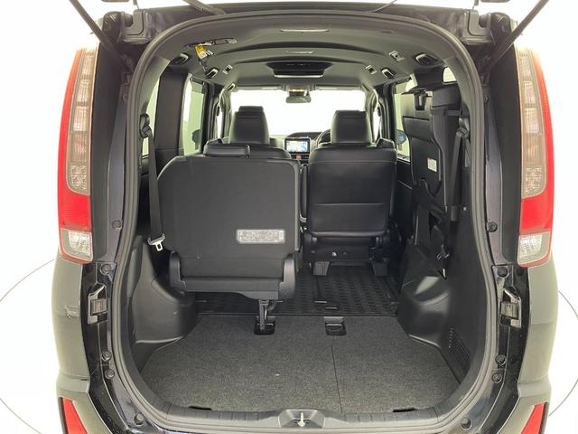 ノア ハイブリッドＳｉ　純正メモリナビ　バックカメラ　衝突被害軽減システム　車線逸脱警報　クルーズコントロール　フリップダウンモニター　両側パワースライドドア　横滑り防止　ＥＴＣ　ＬＥＤヘッドライト　フォグランプ（63枚目）