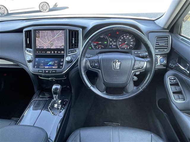 クラウンハイブリッド アスリートG 純正ナビ(フルセグTV/BT/CD/DVD/FM/AM) バックカメラ 衝突被害軽減システム 車線逸脱警報 クルーズコントロール サンルーフ レザーシート 横滑り防止装置シートヒーターベンチレーション(11枚目)