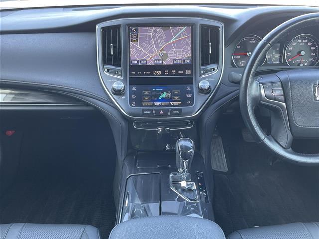 クラウンハイブリッド アスリートG 純正ナビ(フルセグTV/BT/CD/DVD/FM/AM) バックカメラ 衝突被害軽減システム 車線逸脱警報 クルーズコントロール サンルーフ レザーシート 横滑り防止装置シートヒーターベンチレーション(12枚目)