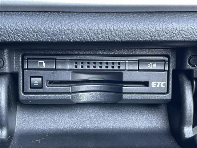 クラウンハイブリッド アスリートG 純正ナビ(フルセグTV/BT/CD/DVD/FM/AM) バックカメラ 衝突被害軽減システム 車線逸脱警報 クルーズコントロール サンルーフ レザーシート 横滑り防止装置シートヒーターベンチレーション(16枚目)