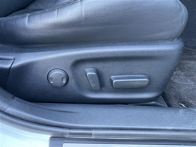 クラウンハイブリッド アスリートG 純正ナビ(フルセグTV/BT/CD/DVD/FM/AM) バックカメラ 衝突被害軽減システム 車線逸脱警報 クルーズコントロール サンルーフ レザーシート 横滑り防止装置シートヒーターベンチレーション(18枚目)