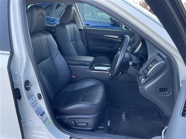 クラウンハイブリッド アスリートG 純正ナビ(フルセグTV/BT/CD/DVD/FM/AM) バックカメラ 衝突被害軽減システム 車線逸脱警報 クルーズコントロール サンルーフ レザーシート 横滑り防止装置シートヒーターベンチレーション(23枚目)