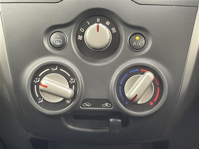 ノート Ｘ　エアロスタイルエマージェンシーブレーキパッケージ　純正メモリナビ／フルセグＴＶ／Ｂｌｕｅｔｏｏｔｈ／ＣＤ／ＤＶＤ／ＦＭ／ＡＭ／バックカメラ／衝突被害軽減システム／車線逸脱警報／横滑り防止装置／ＥＴＣ／アイドリングストップ／電動格納ミラー／禁煙車（5枚目）