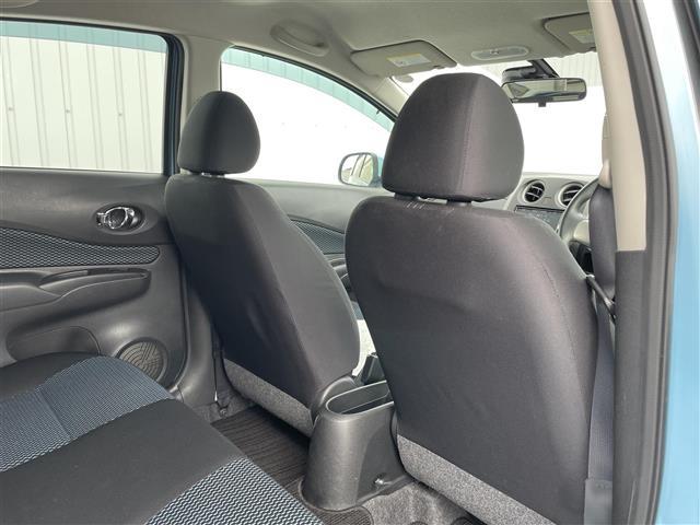 ノート Ｘ　エアロスタイルエマージェンシーブレーキパッケージ　純正メモリナビ／フルセグＴＶ／Ｂｌｕｅｔｏｏｔｈ／ＣＤ／ＤＶＤ／ＦＭ／ＡＭ／バックカメラ／衝突被害軽減システム／車線逸脱警報／横滑り防止装置／ＥＴＣ／アイドリングストップ／電動格納ミラー／禁煙車（23枚目）