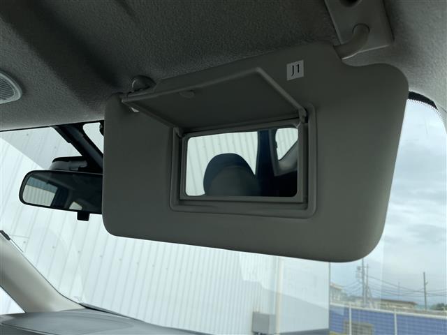 ノート Ｘ　エアロスタイルエマージェンシーブレーキパッケージ　純正メモリナビ／フルセグＴＶ／Ｂｌｕｅｔｏｏｔｈ／ＣＤ／ＤＶＤ／ＦＭ／ＡＭ／バックカメラ／衝突被害軽減システム／車線逸脱警報／横滑り防止装置／ＥＴＣ／アイドリングストップ／電動格納ミラー／禁煙車（29枚目）