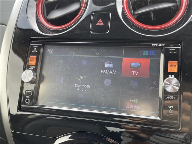 ノート メダリスト　エマージェンシーブレーキパッケージ　純正７インチナビ／エマージェンシーブレーキ／全周囲カメラ／衝突被害軽減システム／車線逸脱警報／ハーフレザーシート／横滑り防止装置／ＥＴＣ／アイドリングストップ／オートライト／純正１５インチＡＷ／禁煙車（4枚目）
