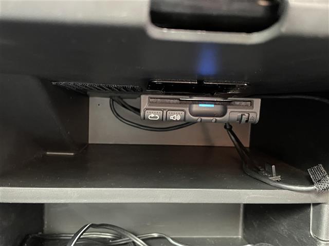 ノート メダリスト　エマージェンシーブレーキパッケージ　純正７インチナビ／エマージェンシーブレーキ／全周囲カメラ／衝突被害軽減システム／車線逸脱警報／ハーフレザーシート／横滑り防止装置／ＥＴＣ／アイドリングストップ／オートライト／純正１５インチＡＷ／禁煙車（14枚目）