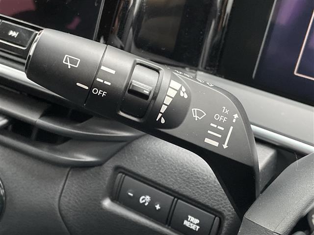 ノート オーテック　純正９インチナビフルセグＴＶ／全周囲カメラ／純正ドライブレコーダー／ブラインドスポットモニター／置くだけ充電／デジタルインナーミラー／衝突被害軽減システム／オーテック１６インチＡＷ／禁煙車（13枚目）