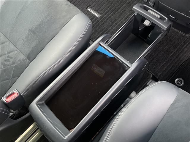 エスティマ アエラス プレミアム-G モデリスタエアロ/セーフティーセンス/社外9インチナビ/バックカメラ/ビルトインETC/両側パワースライドドア/前席シートヒーター/運転席パワーシート/電動リアゲート/クルーズコントロール/スペアキー(19枚目)