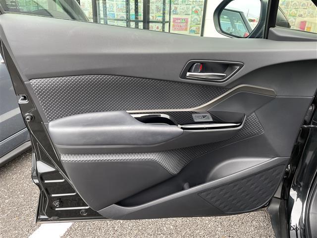 C-HR G モード ネロ セーフティプラスIII 純正8インチナビ/前後ドライブレコーダー/全周囲カメラ/ブラインドスポットモニター/ビルトインETC2.0/レーダークルーズコントロール/ハーフレザーシート/シートヒーター/純正18インチAW/禁煙車(33枚目)