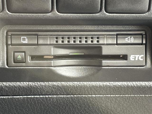 ランドクルーザー ZX ブルーノクロス サンルーフ/フリップダウンモニター/エアサス/純正HDDナビ/全周囲カメラ/デジタルインナーミラー/パーキングアシスト/エアーシート/バック・フロント・サイドカメラ/ウッドステアリング/冷蔵庫/(15枚目)