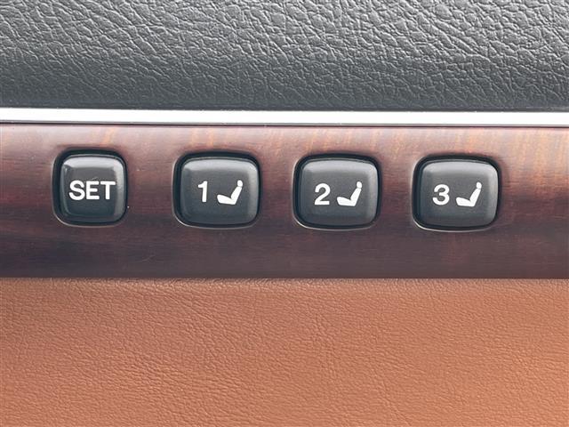 ランドクルーザー ZX ブルーノクロス サンルーフ/フリップダウンモニター/エアサス/純正HDDナビ/全周囲カメラ/デジタルインナーミラー/パーキングアシスト/エアーシート/バック・フロント・サイドカメラ/ウッドステアリング/冷蔵庫/(17枚目)