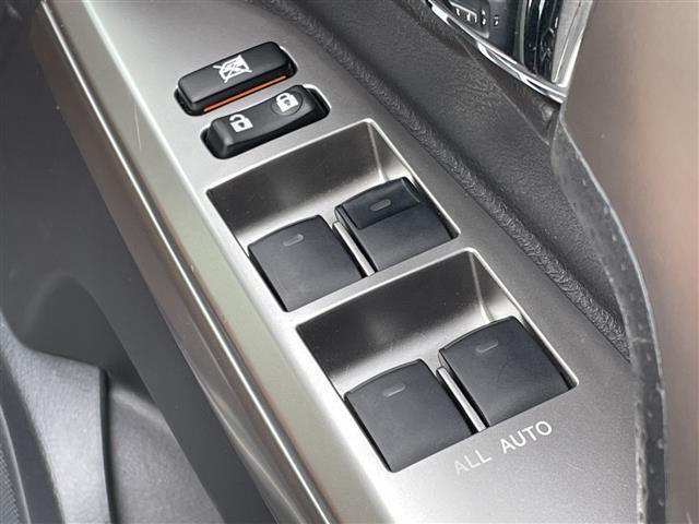 ランドクルーザー ZX ブルーノクロス サンルーフ/フリップダウンモニター/エアサス/純正HDDナビ/全周囲カメラ/デジタルインナーミラー/パーキングアシスト/エアーシート/バック・フロント・サイドカメラ/ウッドステアリング/冷蔵庫/(18枚目)