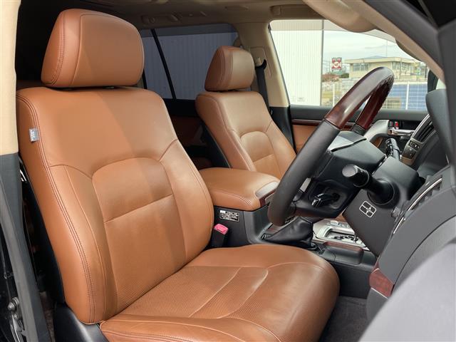 ランドクルーザー ZX ブルーノクロス サンルーフ/フリップダウンモニター/エアサス/純正HDDナビ/全周囲カメラ/デジタルインナーミラー/パーキングアシスト/エアーシート/バック・フロント・サイドカメラ/ウッドステアリング/冷蔵庫/(20枚目)