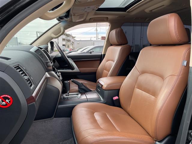 ランドクルーザー ZX ブルーノクロス サンルーフ/フリップダウンモニター/エアサス/純正HDDナビ/全周囲カメラ/デジタルインナーミラー/パーキングアシスト/エアーシート/バック・フロント・サイドカメラ/ウッドステアリング/冷蔵庫/(21枚目)