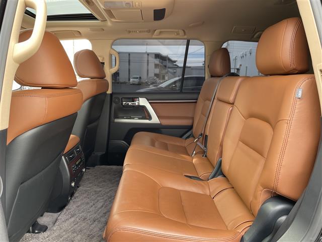 ランドクルーザー ZX ブルーノクロス サンルーフ/フリップダウンモニター/エアサス/純正HDDナビ/全周囲カメラ/デジタルインナーミラー/パーキングアシスト/エアーシート/バック・フロント・サイドカメラ/ウッドステアリング/冷蔵庫/(25枚目)