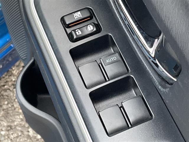 アクア Gブラックソフトレザーセレクション 純正メモリナビ/フルセグTV/バックカメラ/ルーフラッピング/レザーシート/ETC/アイドリングストップ/オートライト/ウィンカーミラー/電動格納ミラー/社外15インチAW/ローダウン/禁煙車(10枚目)